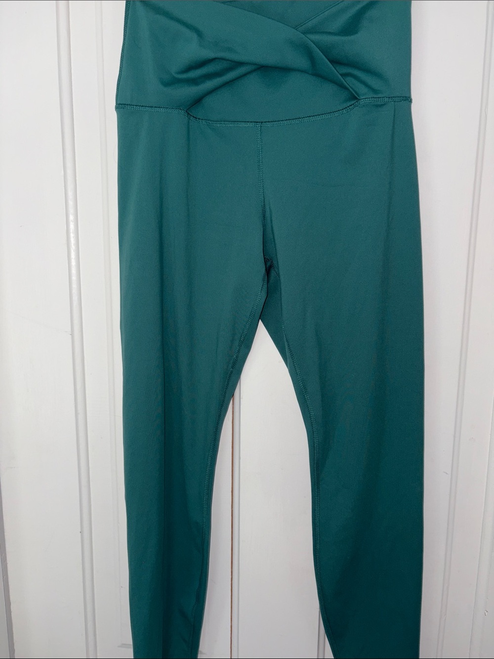 Yogalicious High-waist sage green Yoga Leggings.